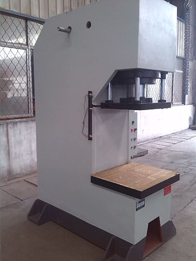 100t單柱液壓機
